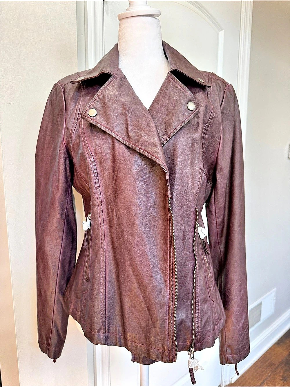 Max Studio Faux Leather Moto Jacket in burgundy Size Medium NWT - Picture 1 of 12